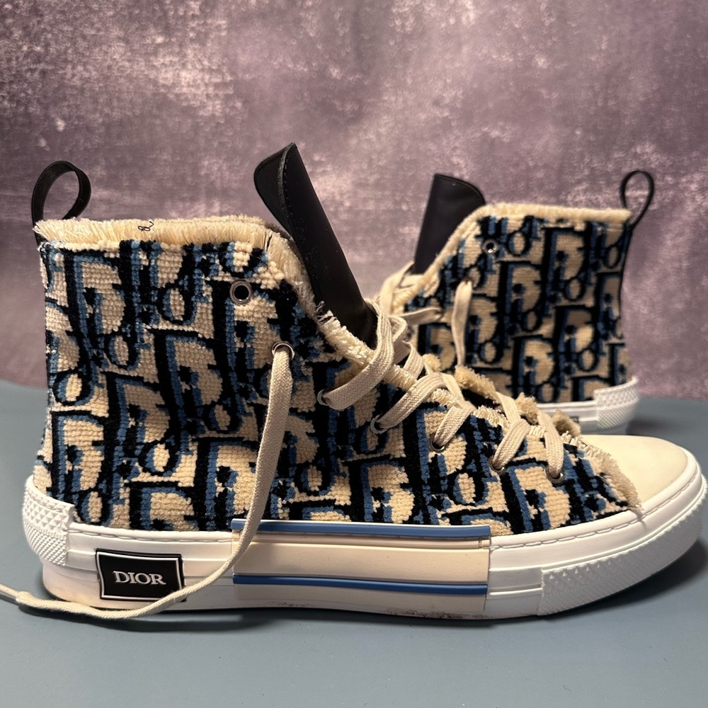 B23 High Top Sneakers -